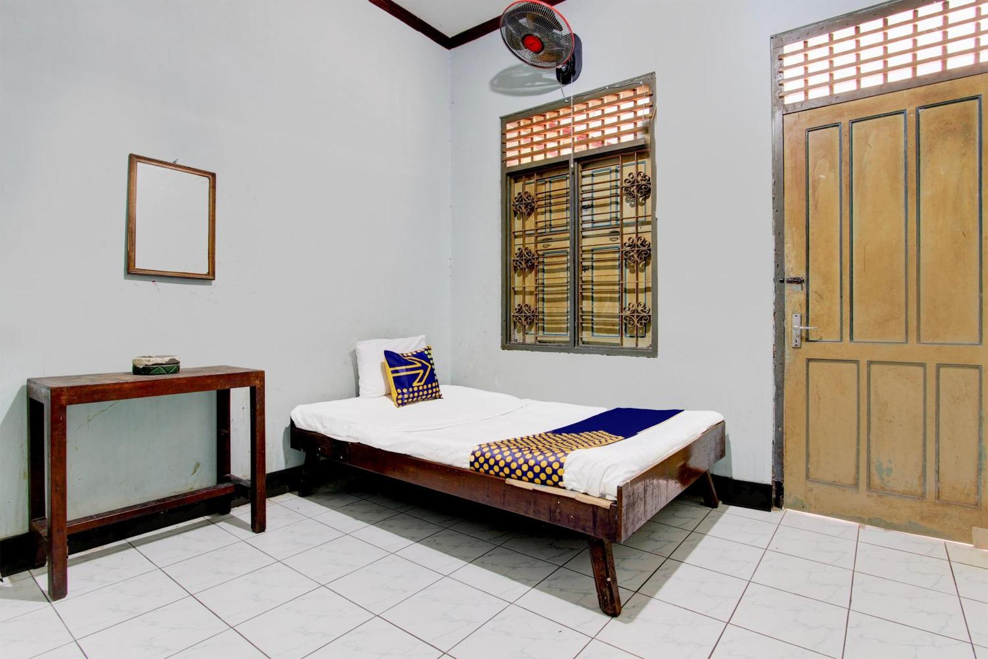 Spot On 94085 Hotel Agung Purwokerto Exterior photo