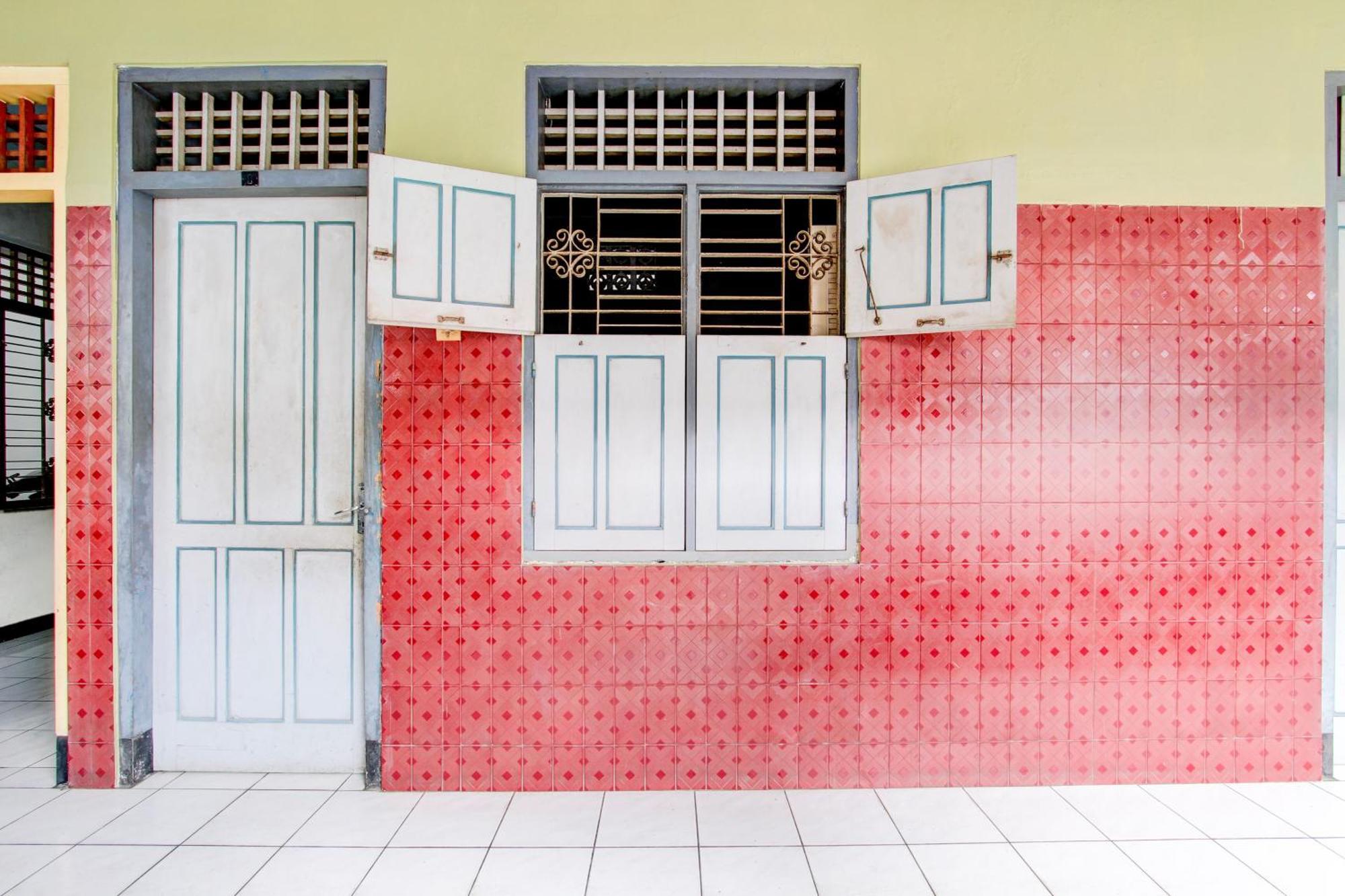 Spot On 94085 Hotel Agung Purwokerto Exterior photo
