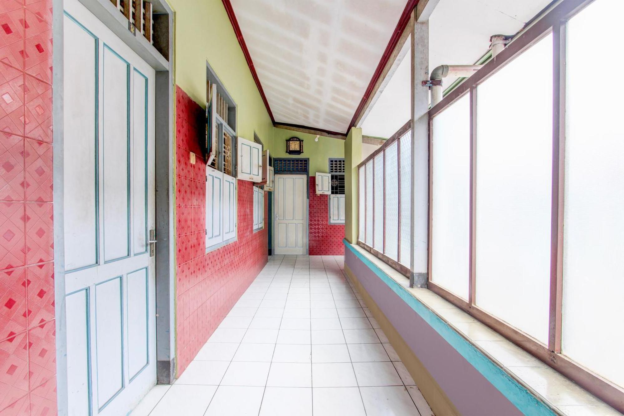 Spot On 94085 Hotel Agung Purwokerto Exterior photo